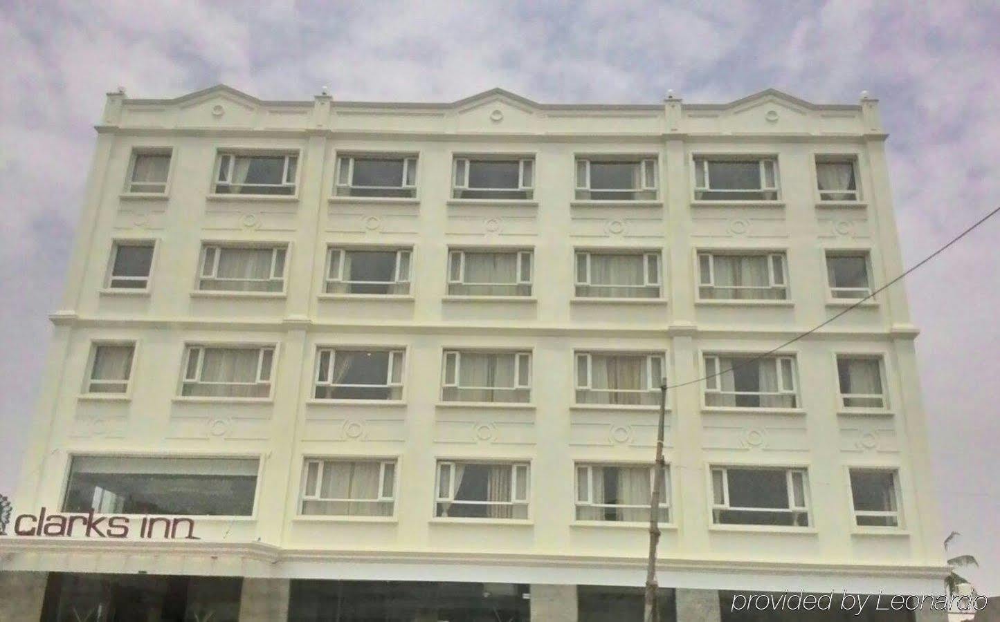 Grand Clarks Inn Badami Esterno foto