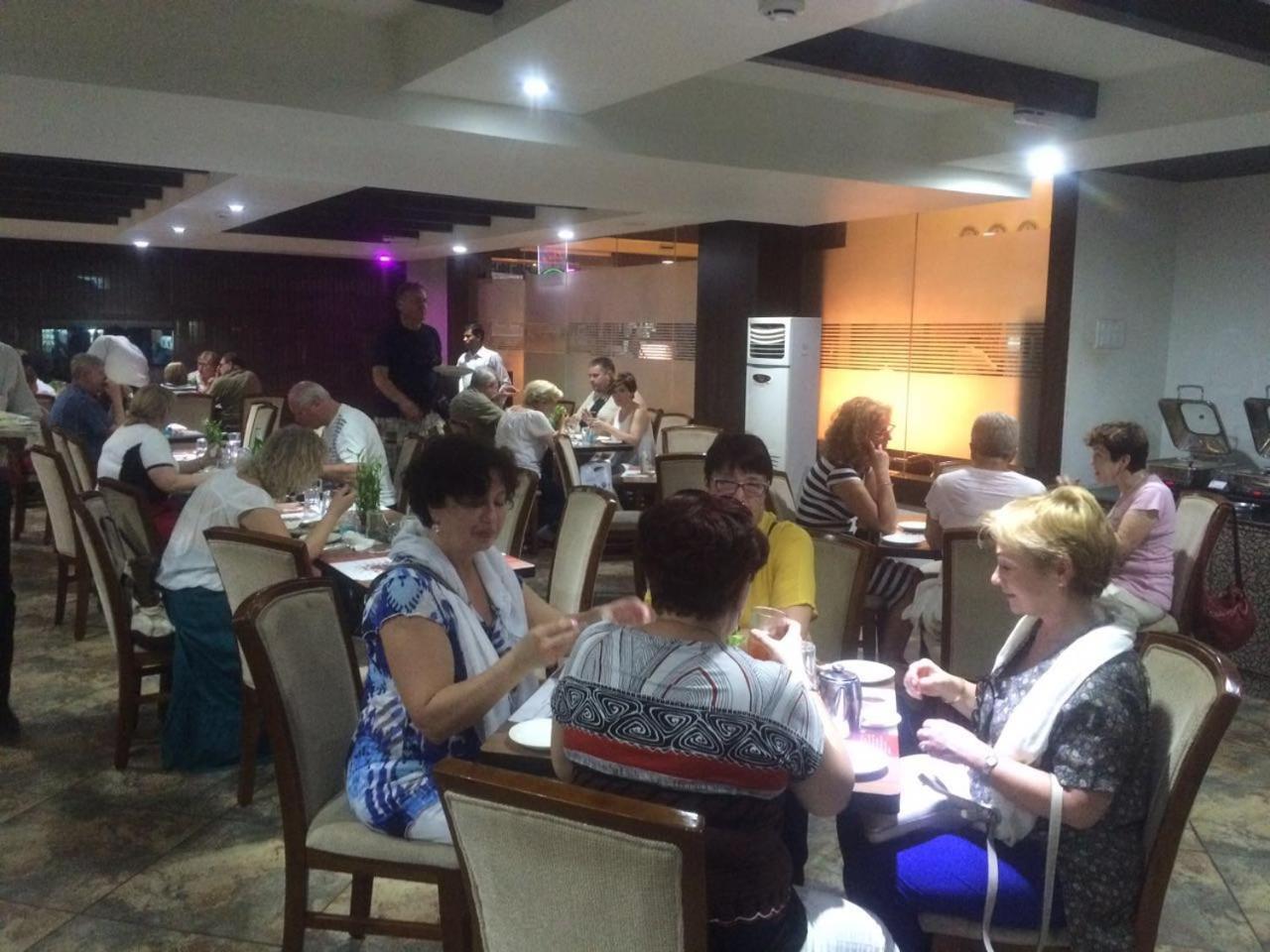 Grand Clarks Inn Badami Esterno foto