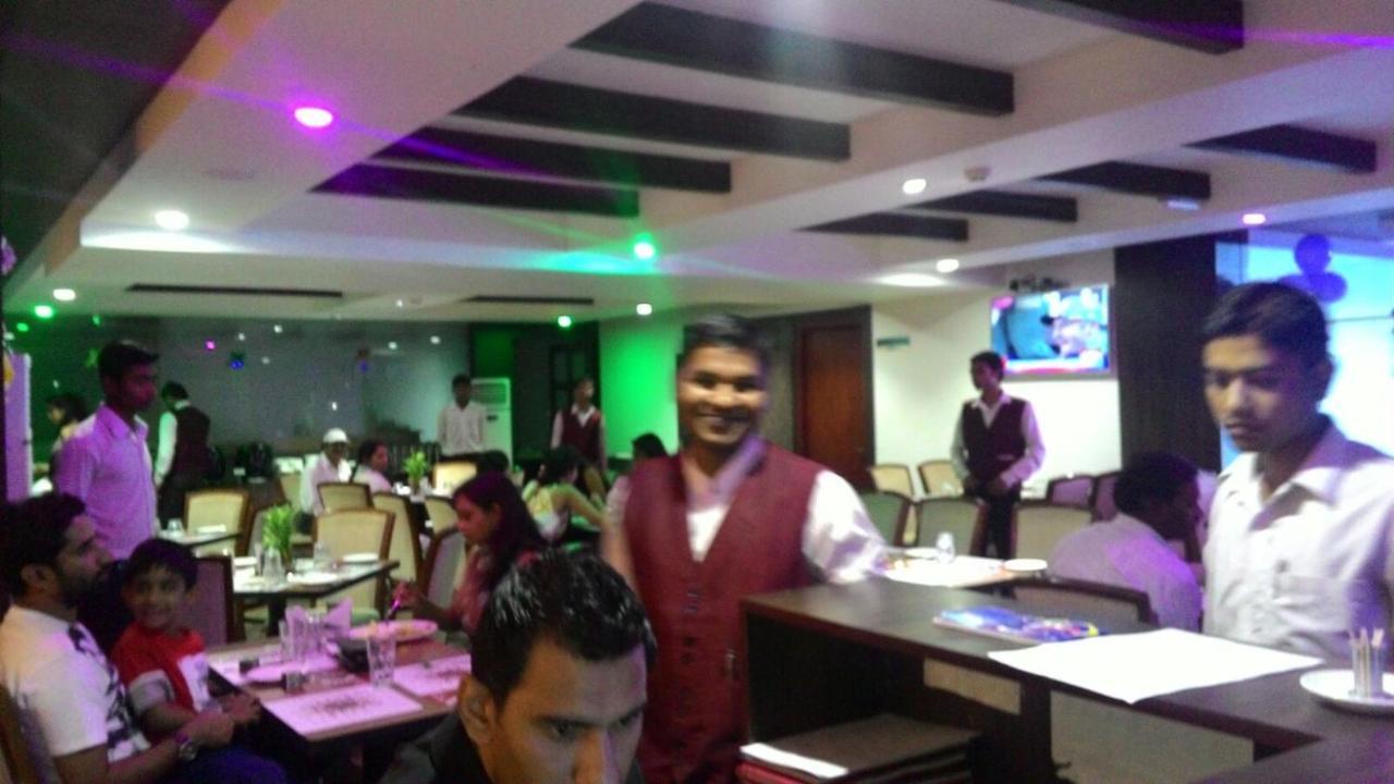 Grand Clarks Inn Badami Esterno foto