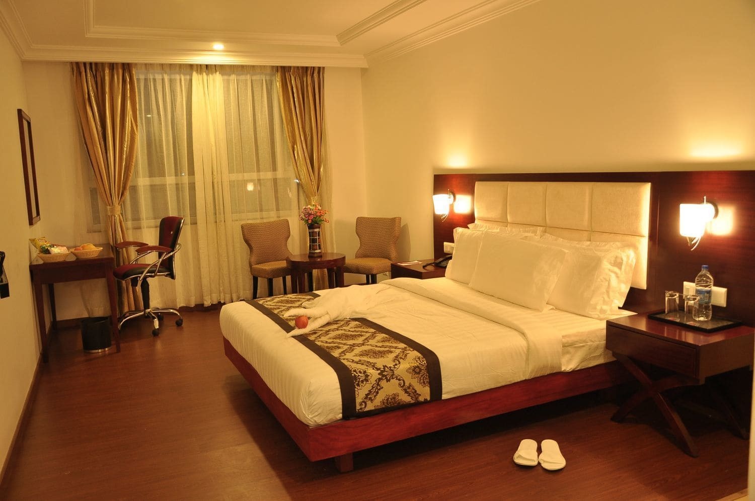 Grand Clarks Inn Badami Esterno foto