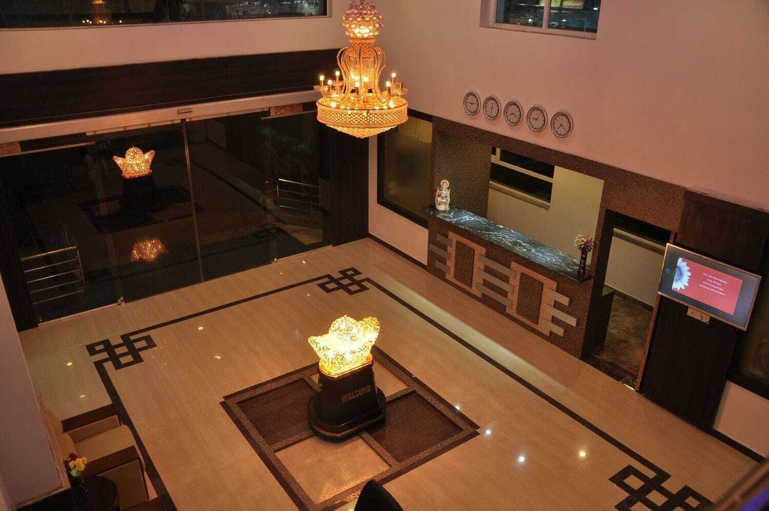 Grand Clarks Inn Badami Esterno foto